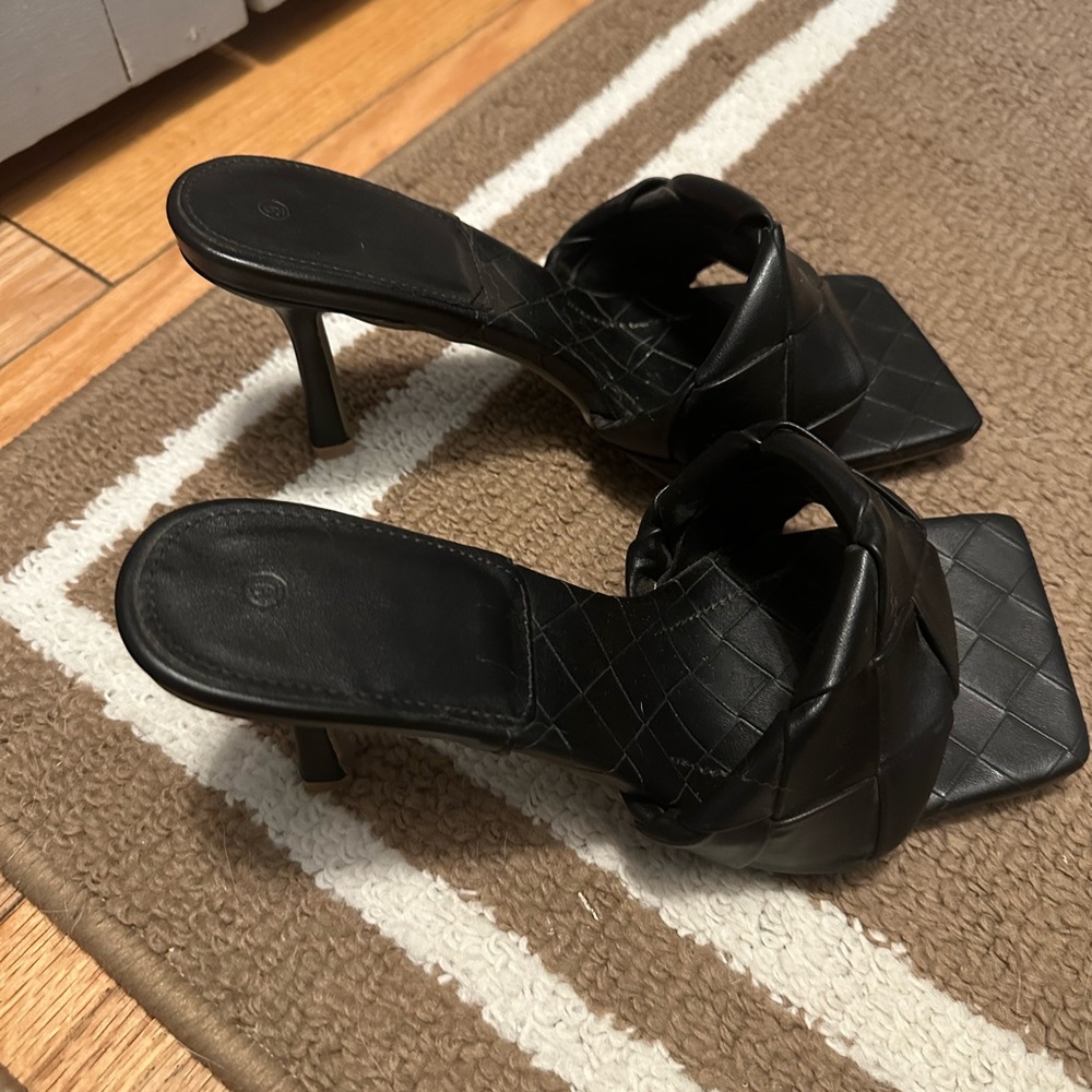 Black Quilted Women's Sandals